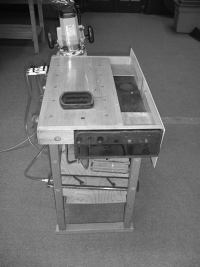 Vacuum clamping hold down table